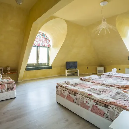 Luxury Penthouse Three Level Apartment *